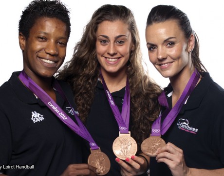 handball-fleury-medaillees-jo2012.jpg