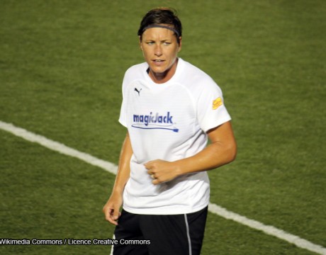 football-usa-magic-jack-abby-wambach-08-2011.jpg